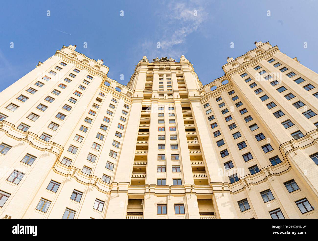 Kotelnicheskaya-Gebäude am Ufer des Wolkenkratzers, stalinistischer sozialistischer Klassizismus, Moskau, Russland Stockfoto