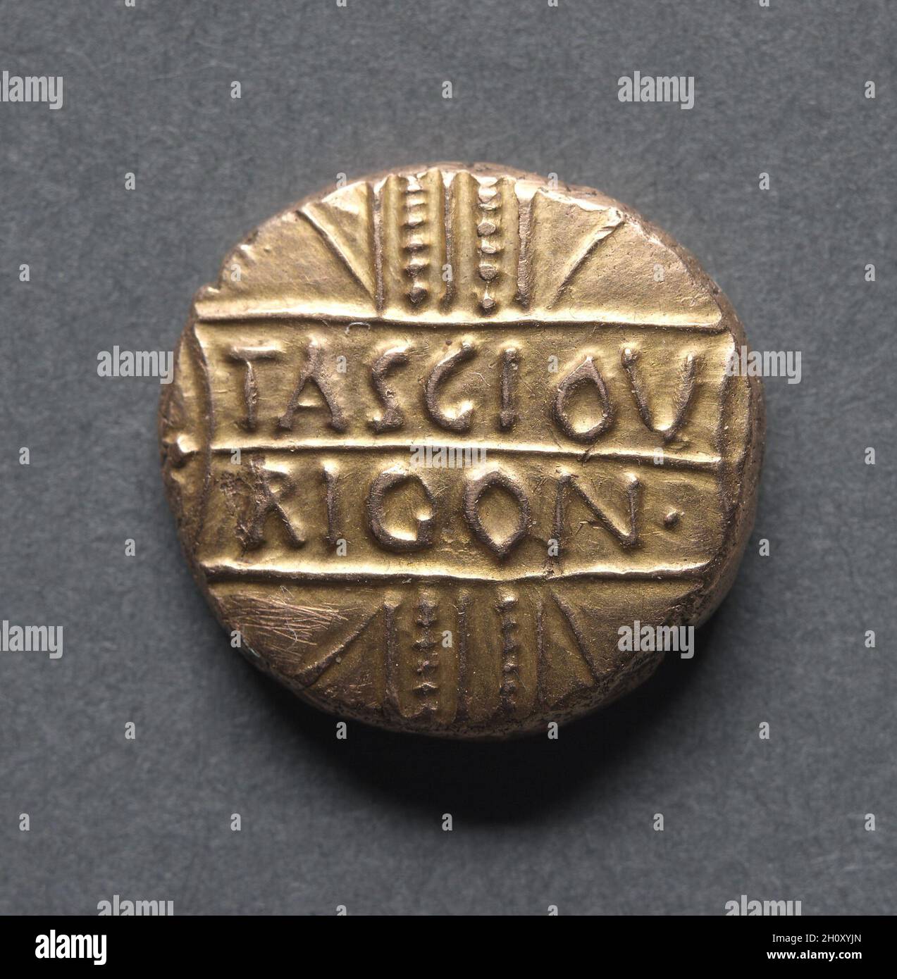 Tasciovanus Stater: Kranz (Vorderseite), c. 20 V. CHR.–10 N. CHR. England (Altes Großbritannien), Catuvellauni. Gold; Durchmesser: 1.7 cm (11/16 in.). Stockfoto