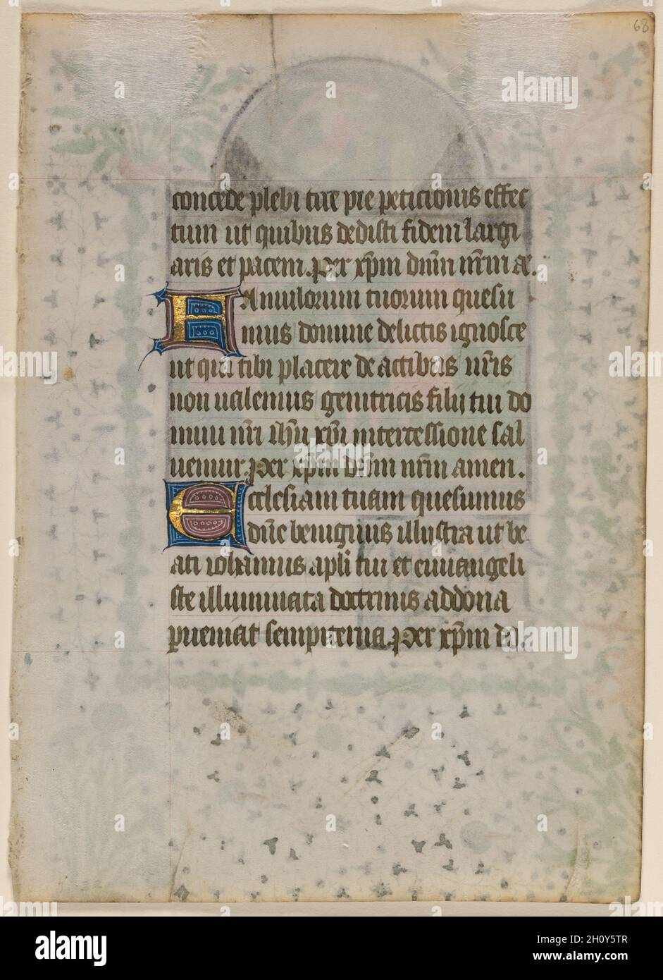 Blatt aus einem Buch der Stunden: Text (verso), c. 1410-20. Boethius Illuminator (flämisch, aktiv c. 1414-20). Tusche, Tempera und Gold auf Pergament; Blatt: 17 x 12.1 cm (6 11/16 x 4 3/4 Zoll). Dieses fein erhaltene Blatt mit seiner großen Miniatur steht stilistisch im Einklang mit der Arbeit des Boethius Illuminator. Als ungewöhnlicher und sehr origineller Maler wurde er nach einer handschriftlichen Abschrift der Werke des römischen Philosophen Boethius (480–524 n. Chr.) benannt, die er 1414 illuminierte. Der Künstler bevorzugte helle, schwungvolle Farben und expressionistische Kompositionen. Er verwendete tessellierte (mosaikgemusterte) Böden in seinem Stockfoto
