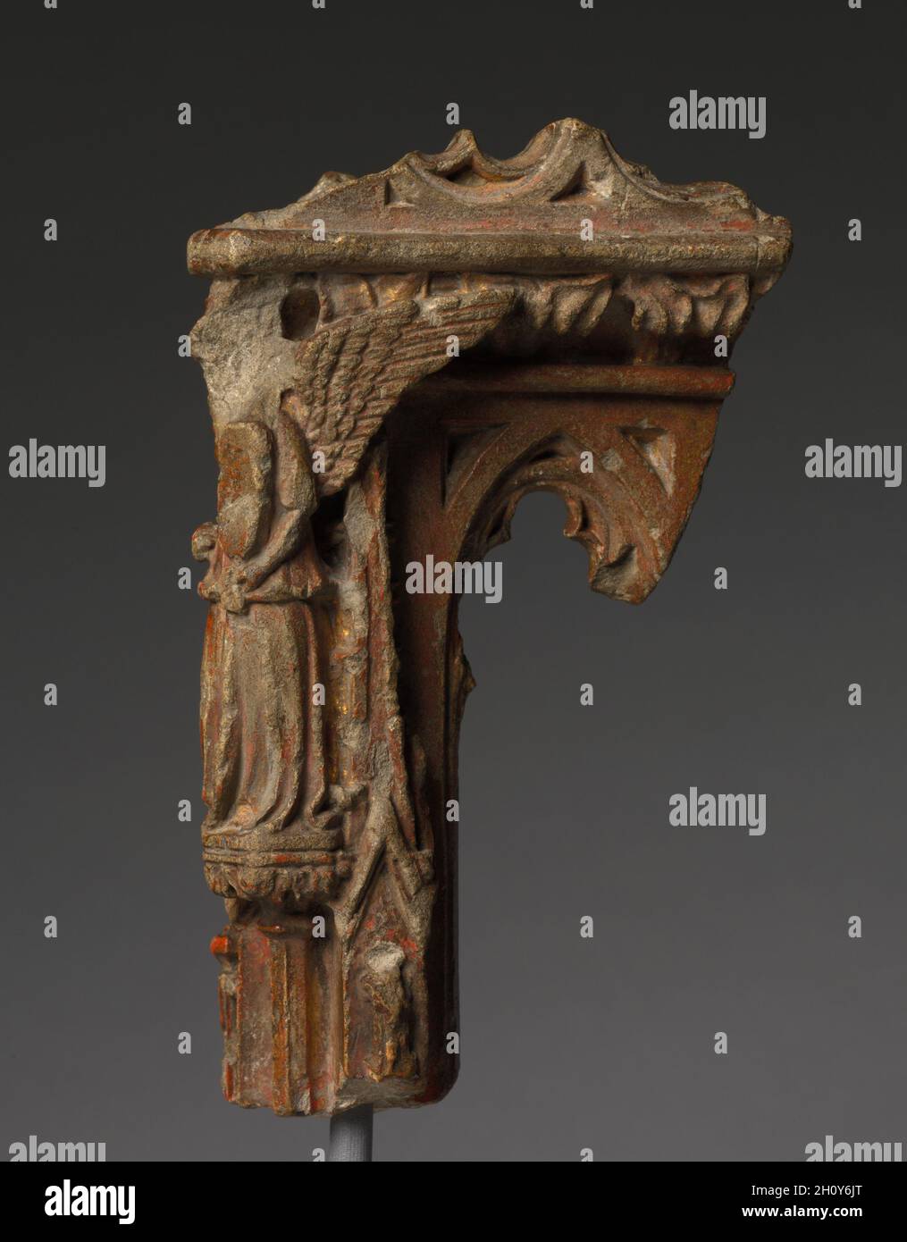 Fragment eines architektonischen Vordach, Anfang 1400. Frankreich, Anfang des 15. Jahrhunderts. Kalkstein; Insgesamt: 17,8 x 8,3 x 11,2 cm (7 x 3 1/4 x 4 7/16 in.). Stockfoto