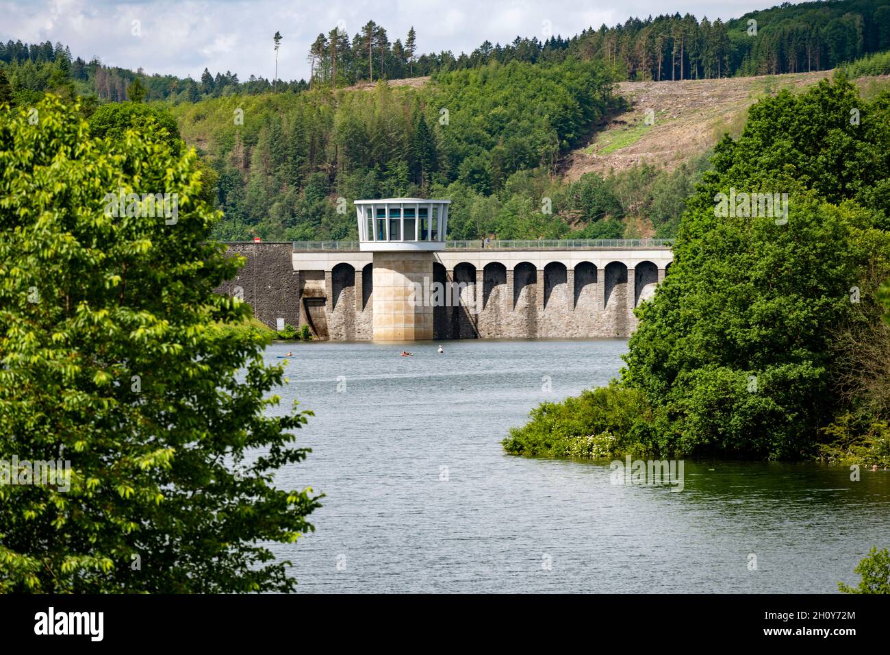 Deutschland, Attendorn, Staumauer der Listertalsperre, ein Seitenarm der 1965 bauten Biggetalsperre. Stockfoto