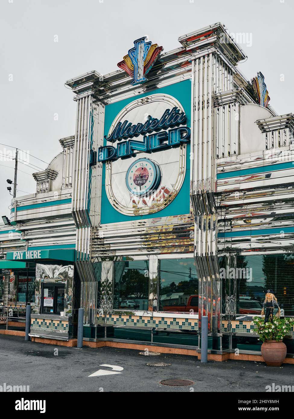 Vordereingang zum Marietta Diner, einem beliebten Restaurant in Marietta Georgia, USA. Stockfoto