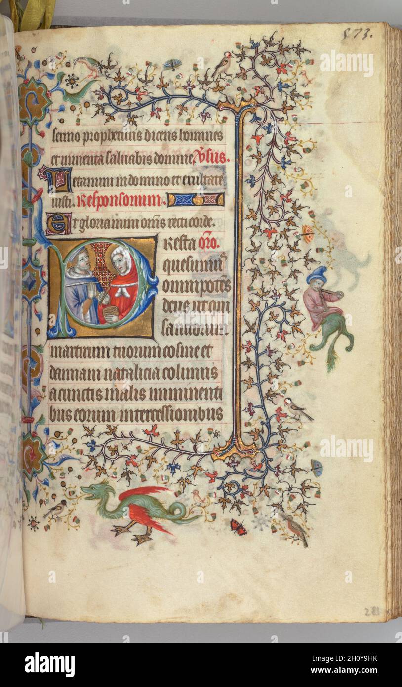 Stunden von Karl dem Noblen, König von Navarra (1361-1425): Fol. 281r, SS. Cosmas und Damien, c. 1405. Master of the Brussels Initials and Associates (Französisch). Tinte, Tempera und Gold auf Pergament; Codex: 20.3 x 15.7 x 7 cm (8 x 6 3/16 x 2 3/4 Zoll). Dieser wertvolle Band wurde offensichtlich von seinem Besitzer, dem in Frankreich geborenen König von Navarra, hochgeschätzt, der sein Wappen auf nicht weniger als zwanzig Folios malen ließ. Anstatt dieses Manuskript direkt aus einer bestimmten Werkstatt in Auftrag zu geben, scheint es, dass Charles der Noble sein Stundenbuch - vielleicht fertig für den Luxusmarkt - während eines Aufenthalts auf einem TR erworben hat Stockfoto