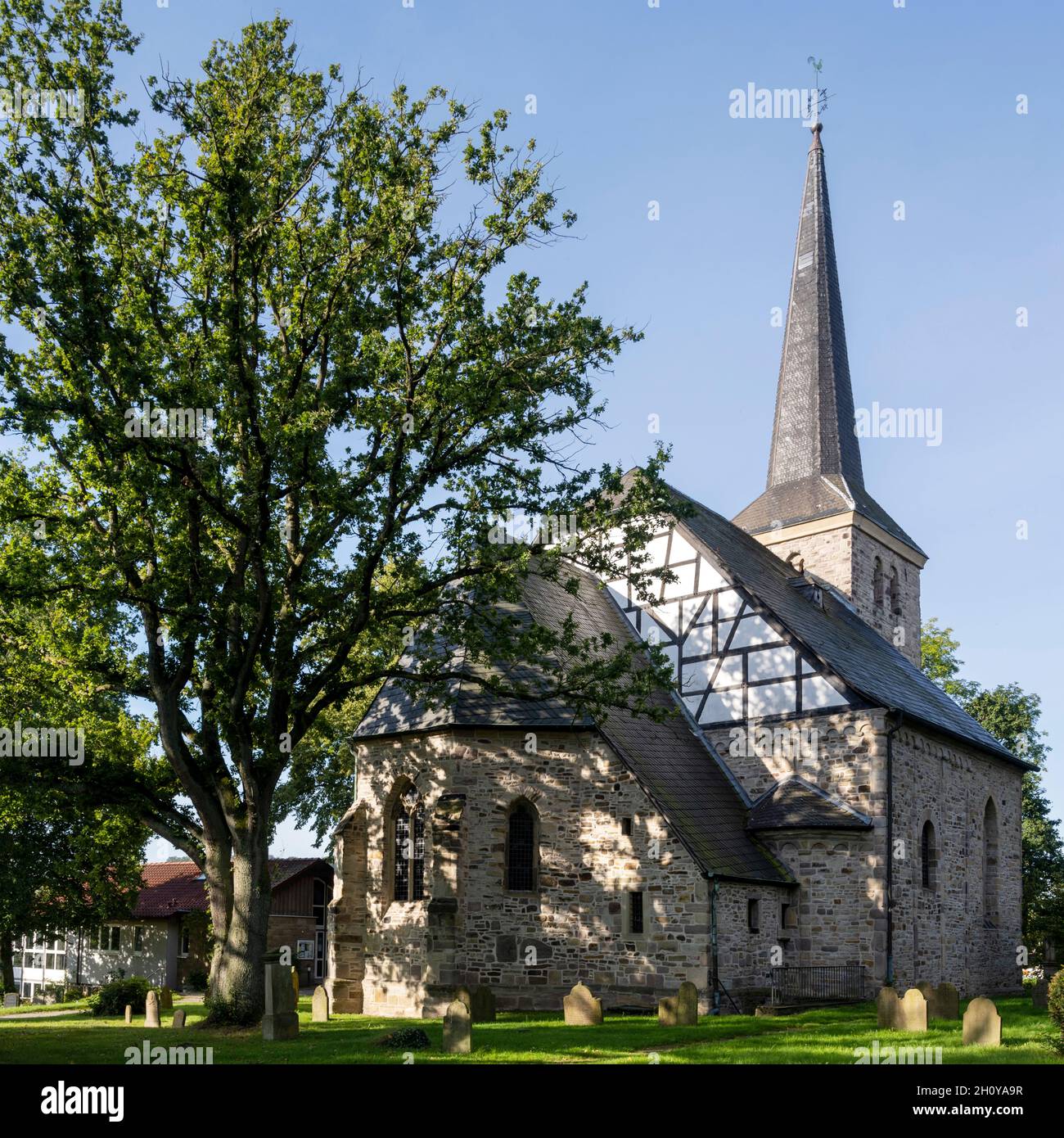 Deutschland, Nordrhein-Westfalen, Bochum-Stiepel, Stiepeler Dorfkirche Stockfoto