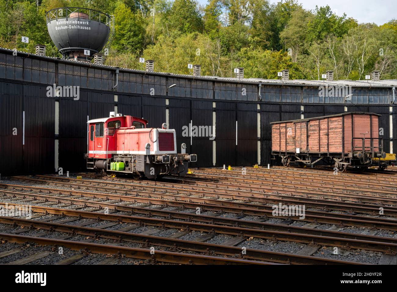 Deutschland, Nordrhein-Westfalen, Bochum-Dahlhausen, Eisenbahnmuseum Bochum, Ringlokschuppen. Das Eisenbahnmuseum, das 1977 auf dem Gelände des von 19 Stockfoto