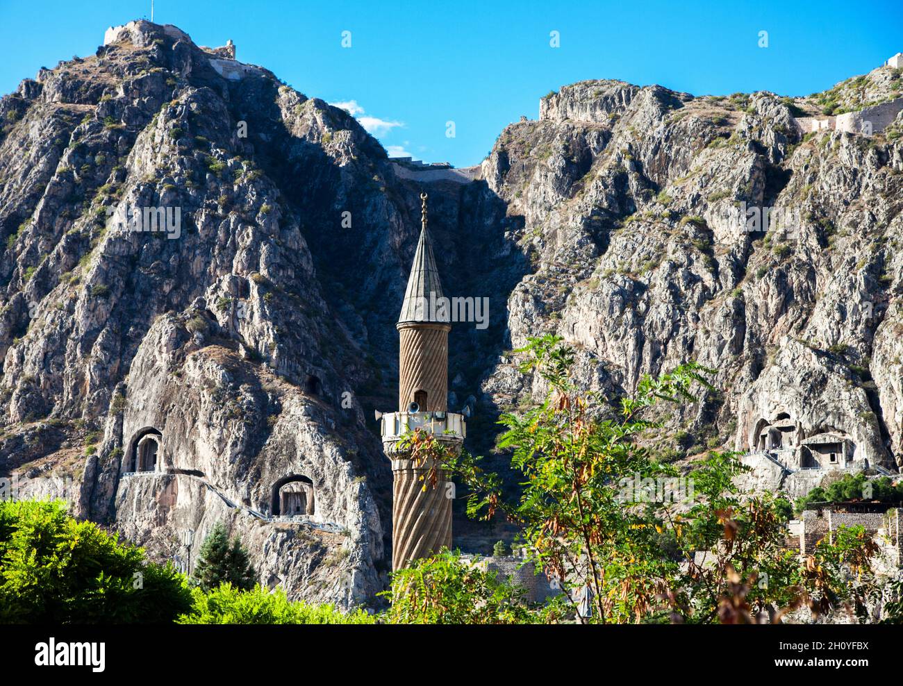 Blick auf die Felsengräber der Pontos Könige, Amasya, Türkei Land Stockfoto