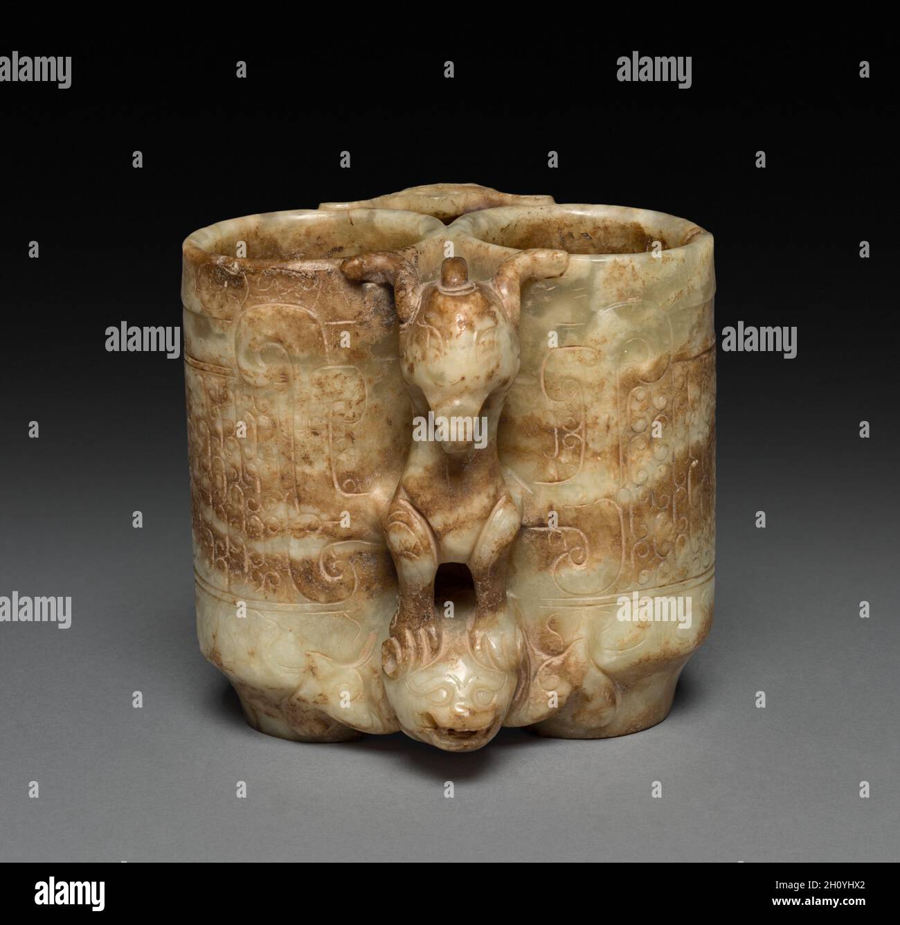 Meister Vase, 960-1279. China, Song Dynastie (960-1279) - Ming Dynastie (1368-1644). Jade; gesamt: 8,9 x 9,2 x 4,6 cm (3 1/2 x 3 5/8 x 1 13/16 in.). Stockfoto