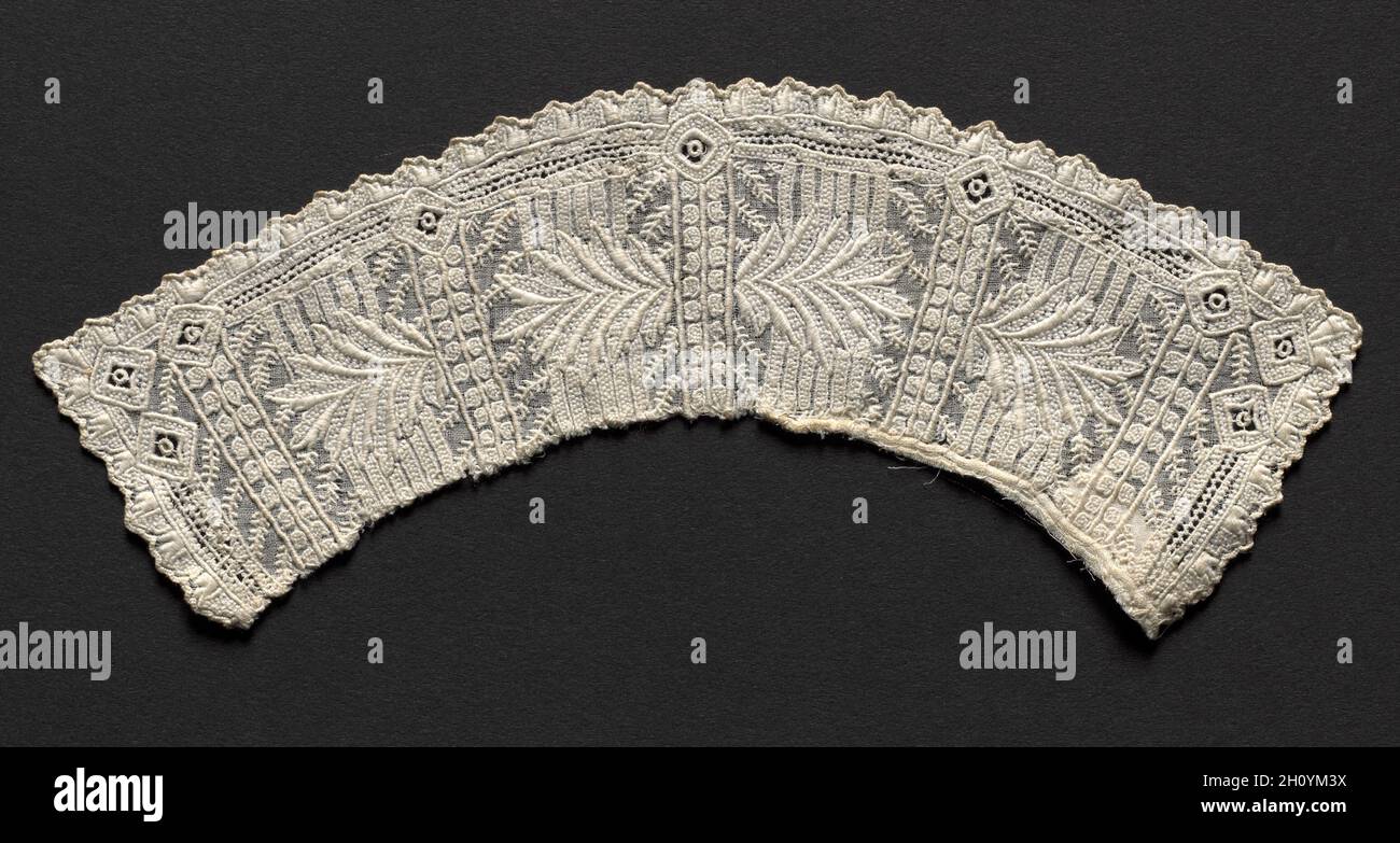 Manschette, 1800. Frankreich, 19. Jahrhundert, Zeitraum der Louis Phillipe. Bestickte Bettwäsche; gesamt: 5,1 x 18,7 cm (2 x 7 3/8 in.). Stockfoto