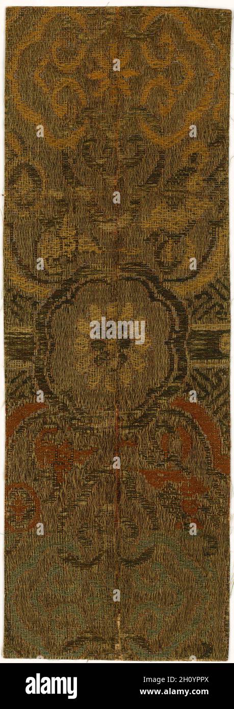 Fragment, 1800. China, 19. Seide; Insgesamt: 26,7 x 9 cm (10 1/2 x 3 9/16 in.). Stockfoto