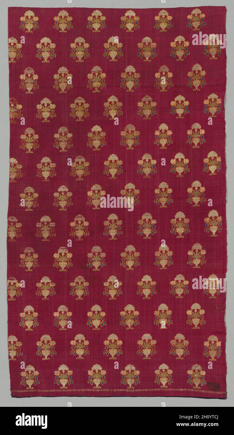 Brocade, 1700er oder 1800er Jahren. Indien, Surat, 18. oder 19. Jahrhundert. Brocade, 'himru'; Seide und Baumwolle; gesamt: 75,6 x 41,9 cm (29 3/4 x 16 1/2 in.). Stockfoto