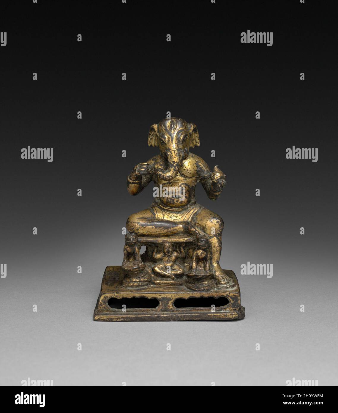 Ganesha, 618-907. China, Tang-Dynastie (618-907). Vergoldeter Bronze; gesamt: 9,7 x 7,6 x 6,4 cm (3 13/16 x 3 x 2 1/2 in.). Stockfoto