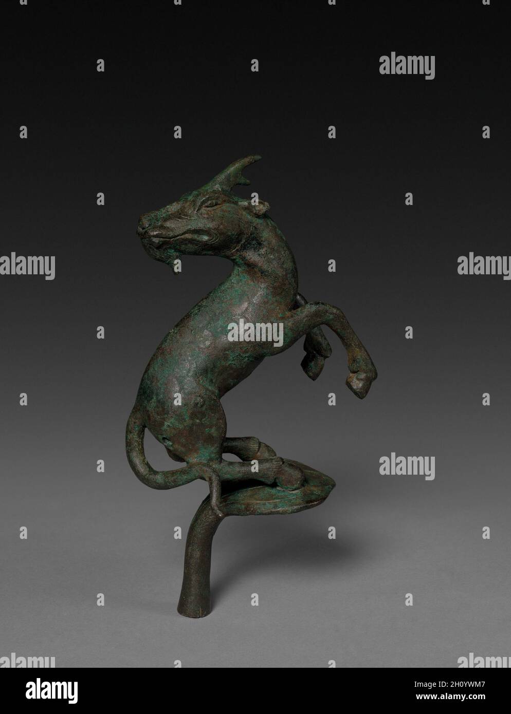 Mythische Tier: Tianlu, 960-1127. China, der Nördlichen Song Dynastie (960-1127). Bronze; insgesamt: 19.1 cm (7 1/2 in.). Stockfoto