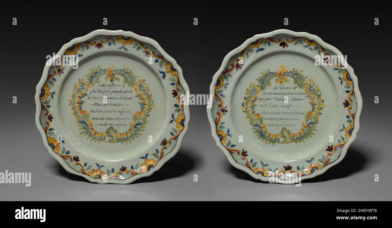 Paar Platten, c. 1780. Frankreich, Montauban(?), 18. Jahrhundert. Fayence; Durchmesser: 24.2 cm (9 1/2 in.). Stockfoto