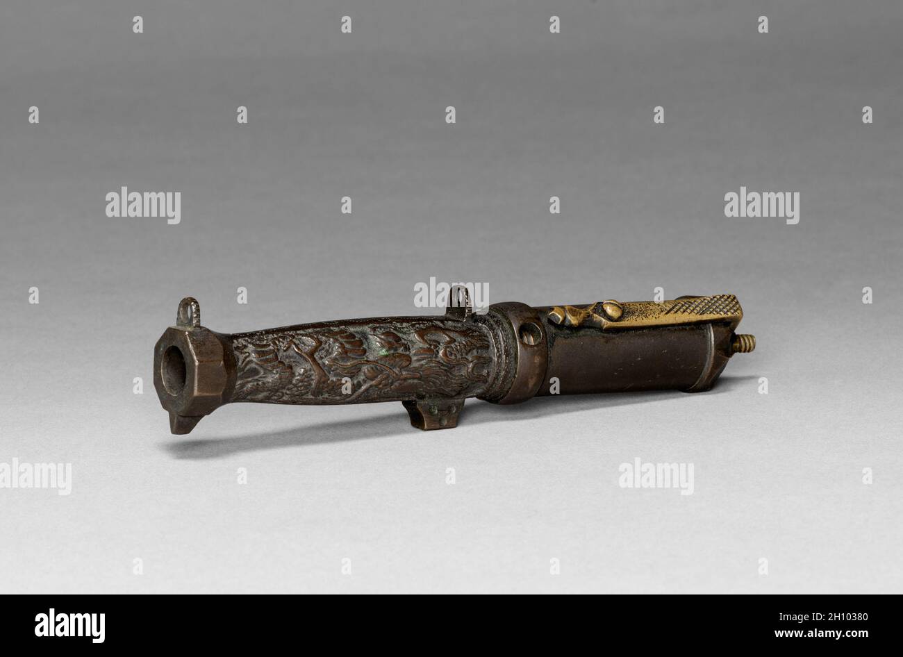 Handkanone, 1615-1868. Japan, Edo-Zeit (1615-1868). Bronze und Messing; insgesamt 16 cm (6 5/16 in.). Stockfoto