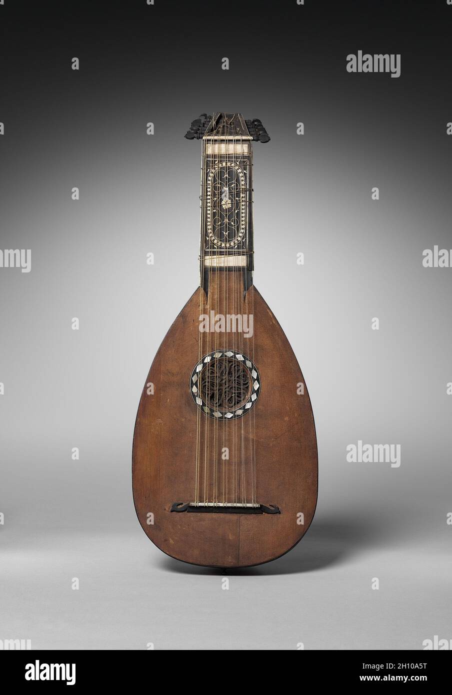 Laute, c. 1550. Italien, Venedig, 16. Jahrhundert. Insgesamt: 91.5 x 34 cm (36 x 13 3/8 Zoll). Stockfoto