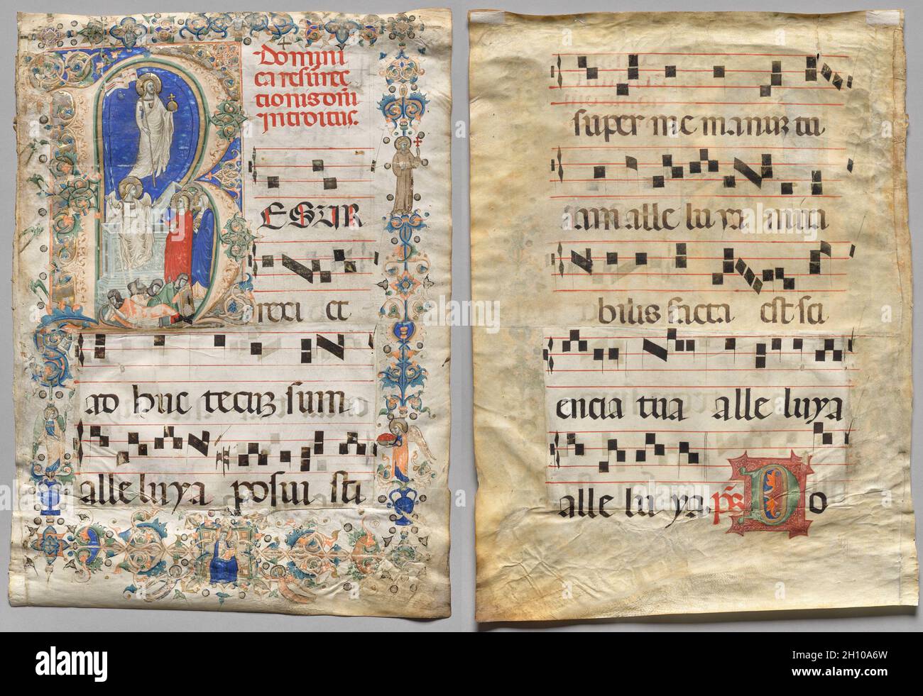 Blatt aus einem allmählichen: Historiated initial R: The Resurrection (recto) und initial D (verso), Mitte des 13. Jahrhunderts. Italien, Neapel. Tinte, Tempera und Gold auf Pergament; Blatt: 55 x 40 cm (21 5/8 x 15 3/4 Zoll). Dieses Blatt wurde aus einem graduellen, großen Band mit Liedern für die Messe entnommen. Dieses einzelne Blatt zeigt die Einführungspassage zum Ostersonntag. Das anfängliche R ist gefüllt mit der Darstellung der Auferstehung Christi. Die Darstellung des Heiligen Franziskus von Assisi in der Blumendekoration weist auf einen Ursprung aus einem Franziskanerkloster hin. Aufgrund der großen Pest, der Bettelmönche Befehle, die die F Stockfoto
