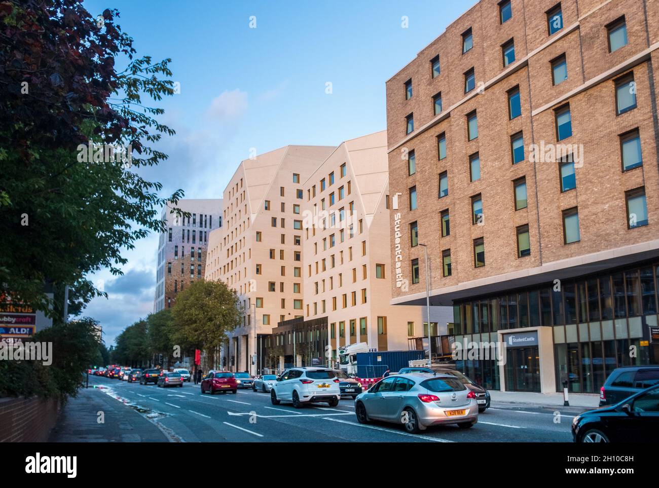 Für die 21/22 Jahre fertig gestellt, neu gebaute Studentenwohnungsblöcke für Studenten der Brighton University in der Lewes Road Stockfoto