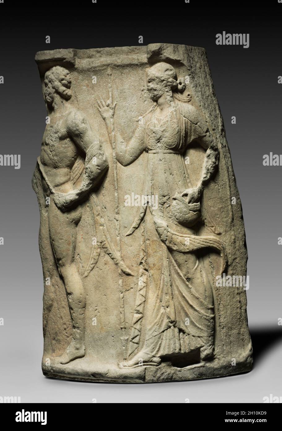 Runder Altar mit Hermes und Pallas Athene, 100 v. Chr.-100. Roman, angeblich aus Korfu, Griechenland. Marmor; insgesamt: 80 x 53.3 x 22.9 cm (31 1/2 x 21 x 9 Zoll). Stockfoto