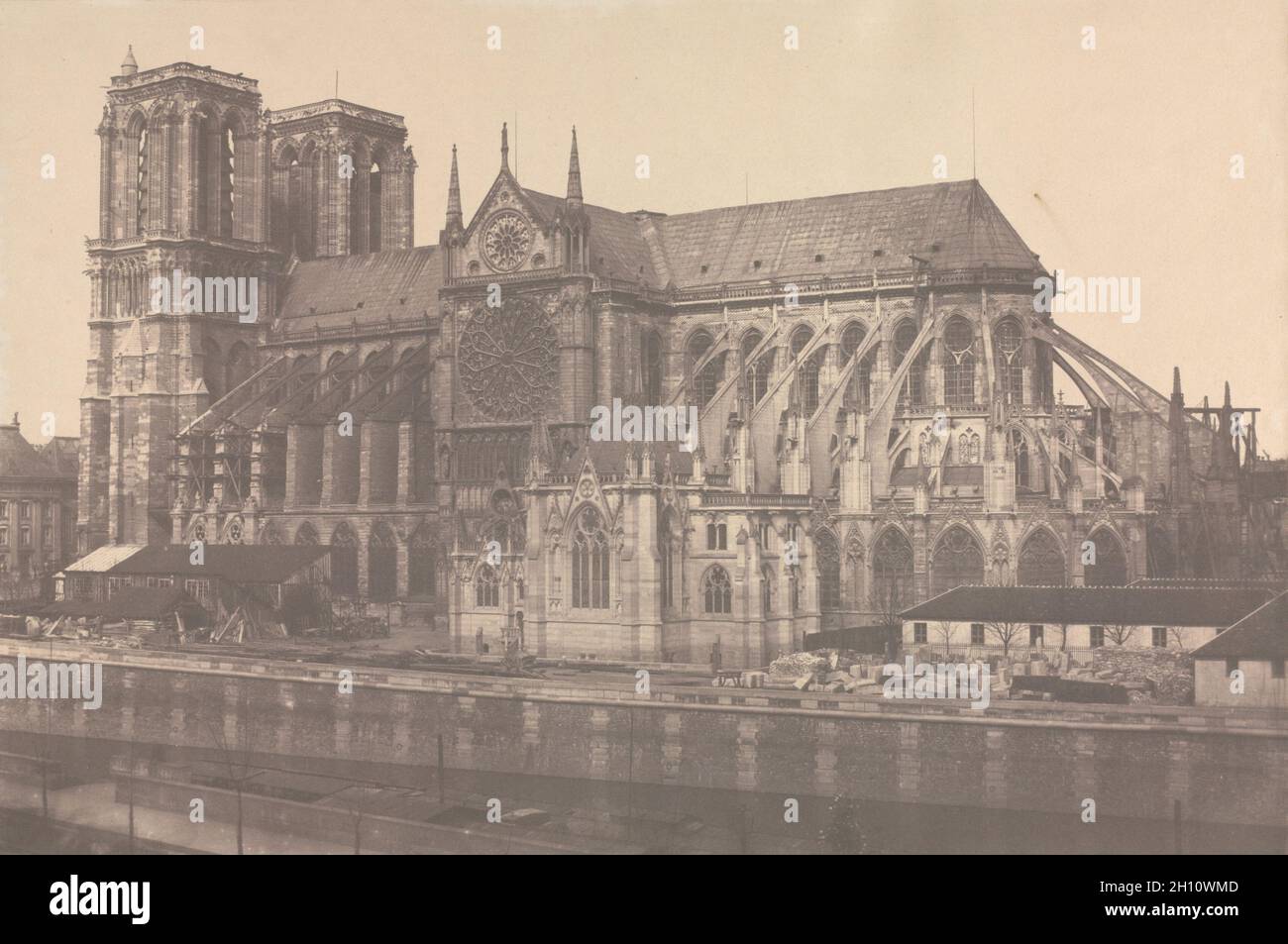 Notre-Dame, Paris, 1852–53. Édouard Baldus (Französisch, 1813-1889). Gesalzener Papierdruck aus nassem Kollodiumnegativ; Bild: 29.5 x 44.7 cm (11 5/8 x 17 5/8 Zoll); mattiert: 50.8 x 61 cm (20 x 24 Zoll). Stockfoto