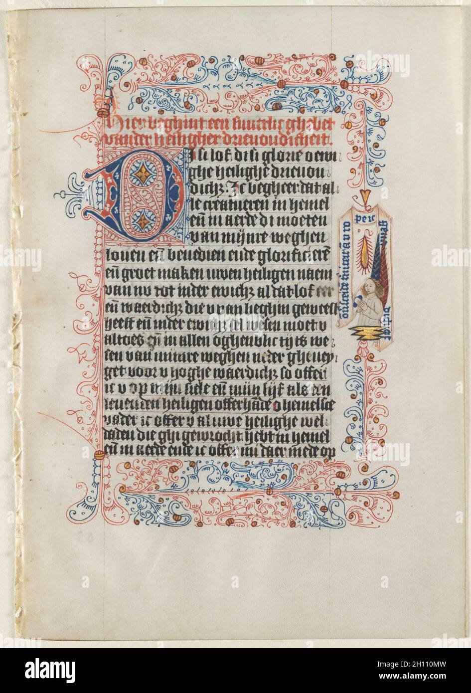 Blatt aus einem Buch der Stunden: Engel mit einer Banderole innerhalb einer blühenden Grenze (Gebet an die Heilige Dreifaltigkeit), c. 1475. Möglicherweise durch Werkstatt des Klosters St. Agnes (Niederlandisch). Tusche, Tempera und Gold auf Pergament; jedes Blatt: 17.7 x 12.5 cm (6 15/16 x 4 15/16 Zoll). Stockfoto