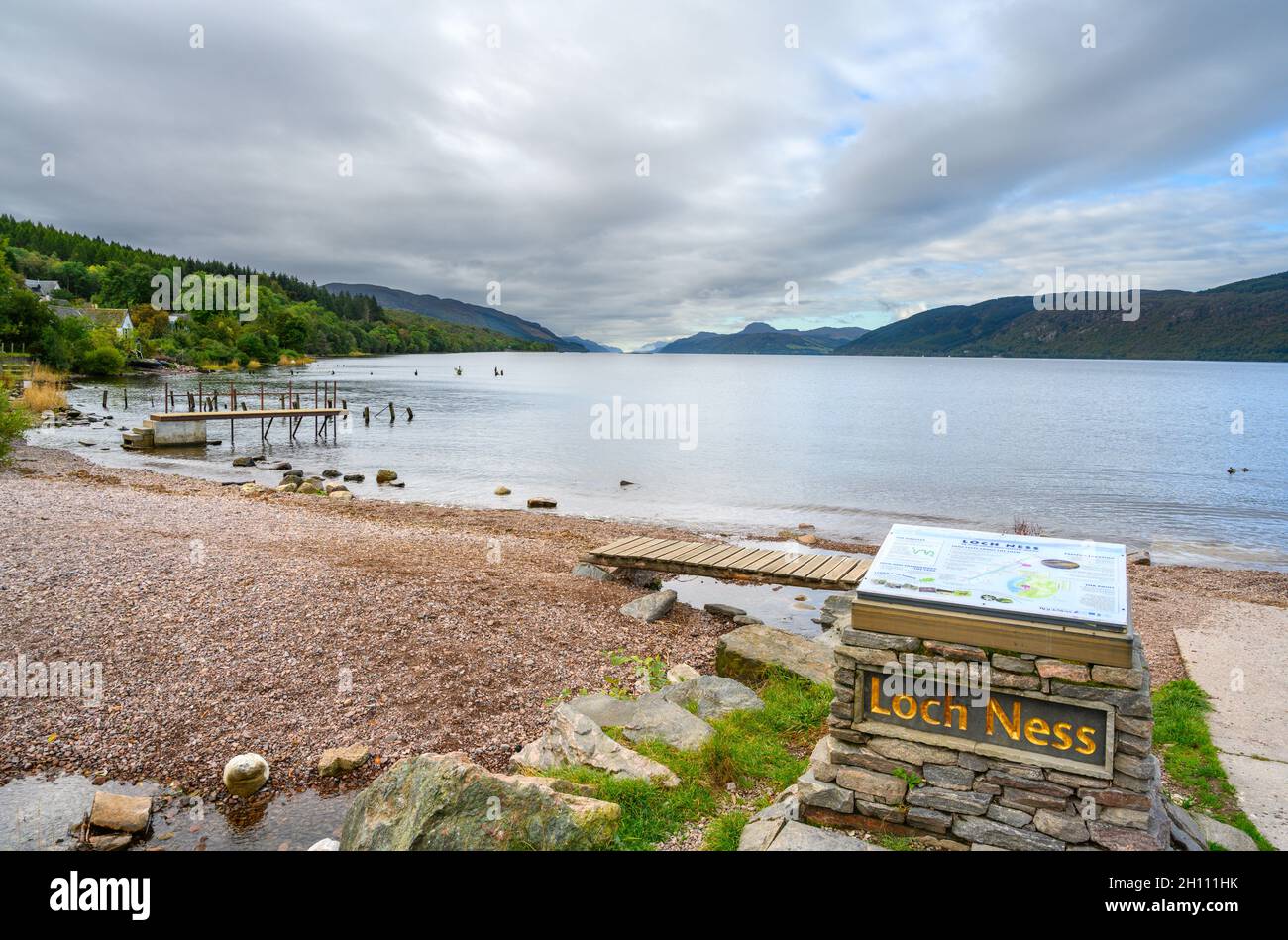 Loch Ness am Dores Beach, Dores, in der Nähe von Inverness, Schottland Stockfoto