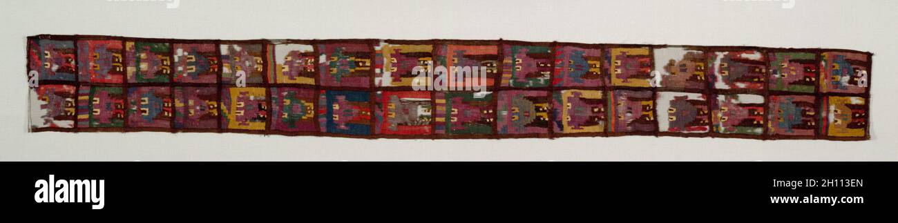Band mit Trophy Heads, 100 BC-700. Peru, Südküste, Nasca-Stil (100 v. Chr. - 700 n. Chr.). Ineinandergreifen von Kette und Schuß, Einzelverriegelung: Wolle; insgesamt: 180.7 x 21.6 cm (71 1/8 x 8 1/2 Zoll); montiert: 193 x 30.5 cm (76 x 12 Zoll). Stockfoto