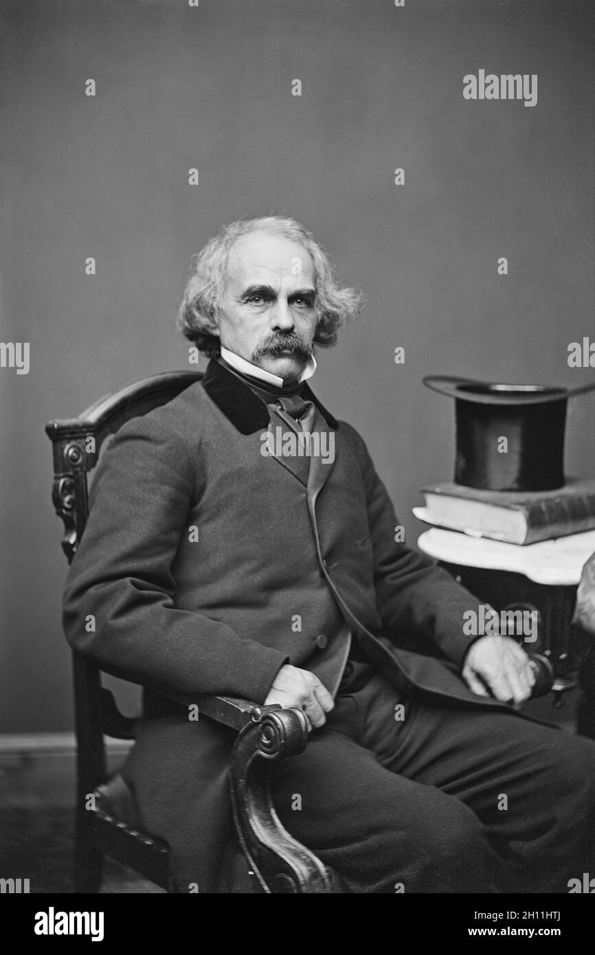 Nathaniel Hawthorne (1804-1864), amerikanischer Schriftsteller und Schriftsteller, Seated Portrait, Mathew Brady Studio, Anfang der 1860er Jahre Stockfoto