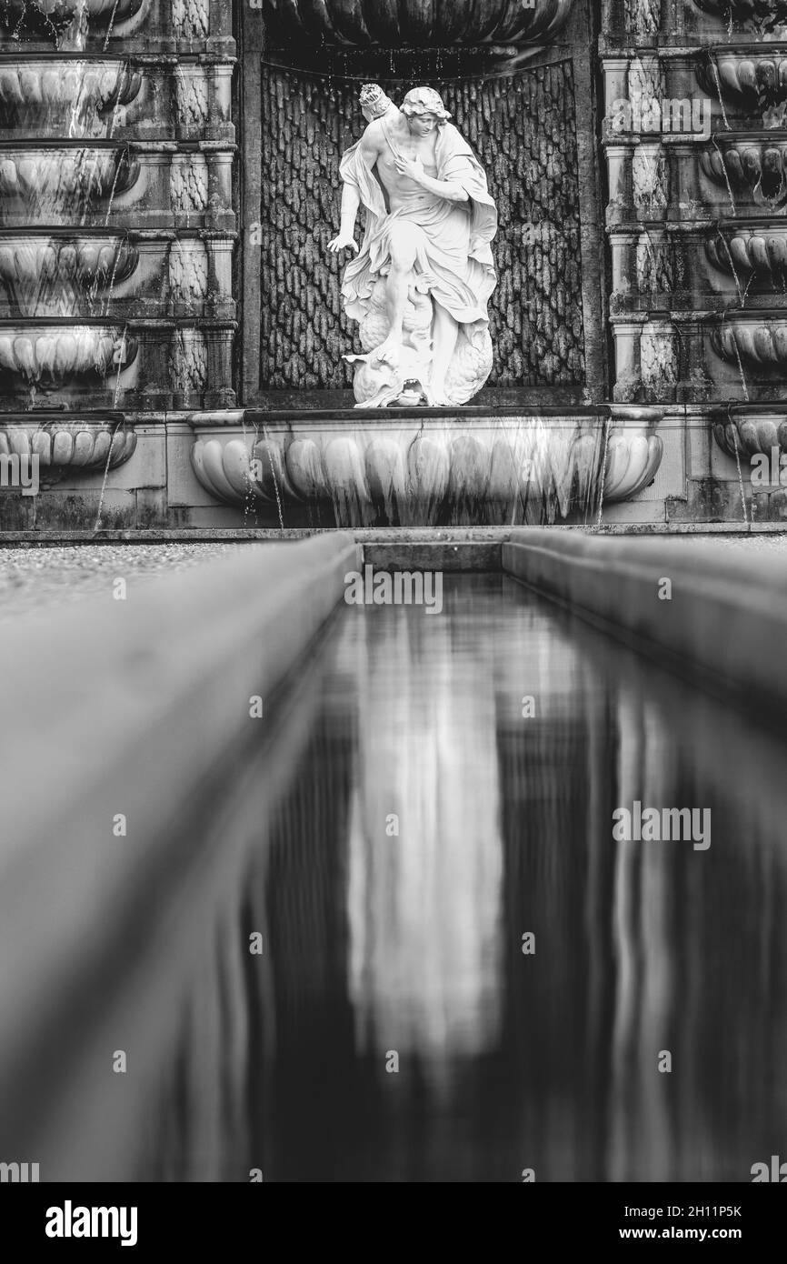 Holländischer Barockgarten des Loo Palace , ein ehemaliger Königspalast und heute ein Nationalmuseum am Stadtrand von Apeldoorn in den Niederlanden Stockfoto