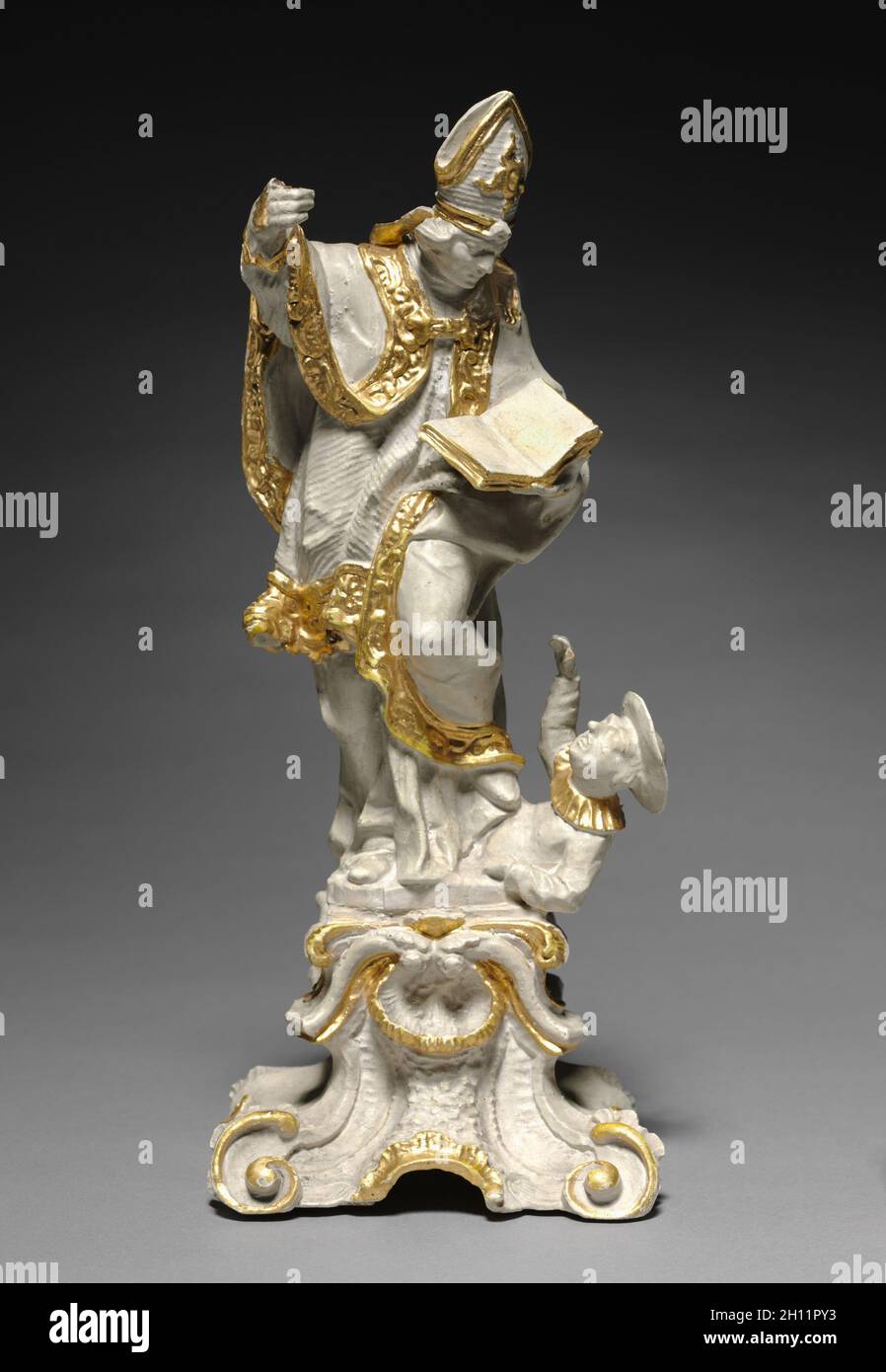 Bishop Saint, c. 1740-1750. Ferdinand Tietz (Österreicher, 1708-1777) zugeschrieben. Lackiertes und vergoldetes Holz; insgesamt 32.1 x 13.4 x 7.6 cm (12 5/8 x 5 1/4 x 3 Zoll). Stockfoto