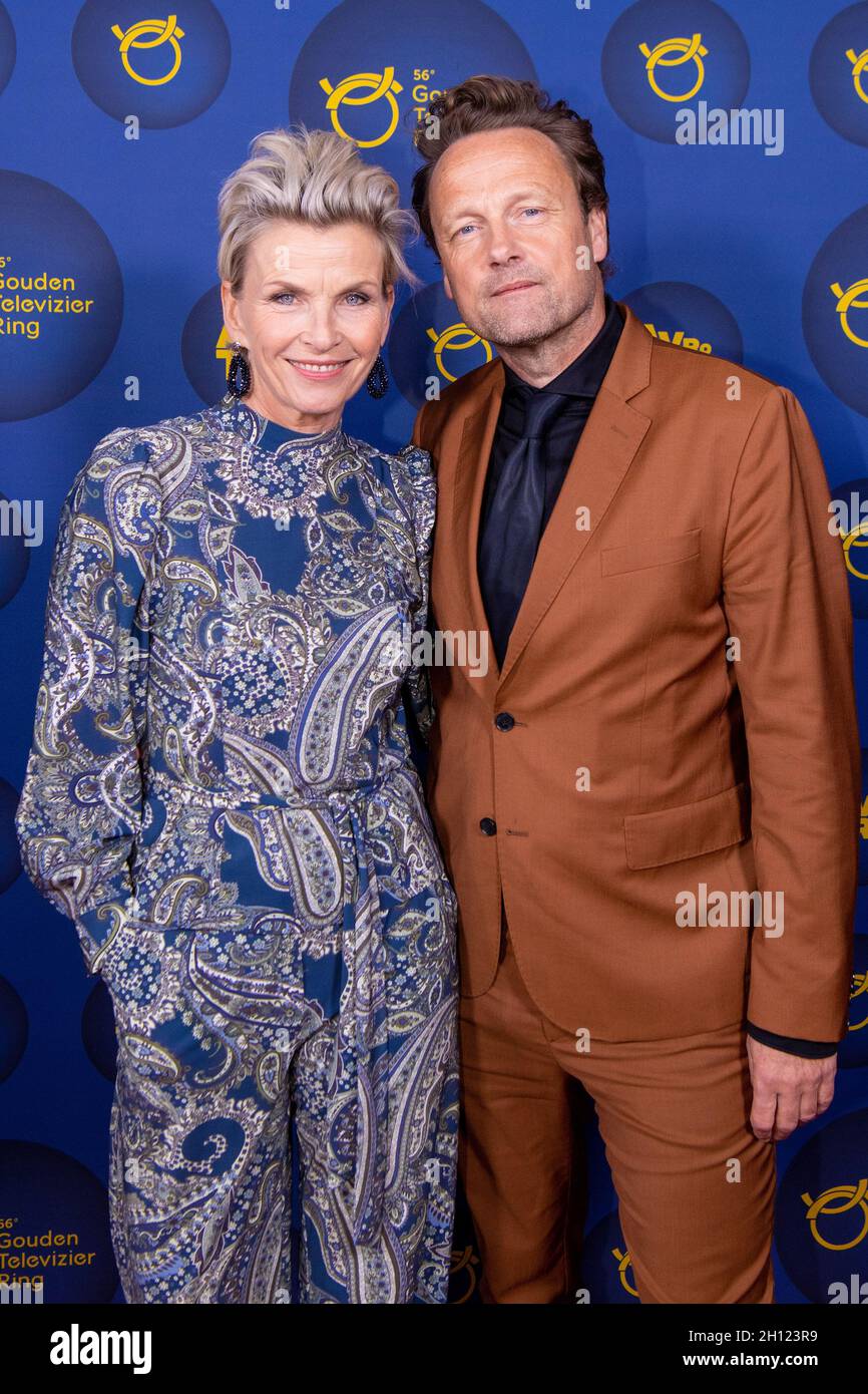 Anita Witzier mit Partner Michel Nillesen bei der 56. Televizier-Ring Gala im Carre Royal Theatre in Amsterdam. (Foto von DPPA/Sipa USA) Stockfoto