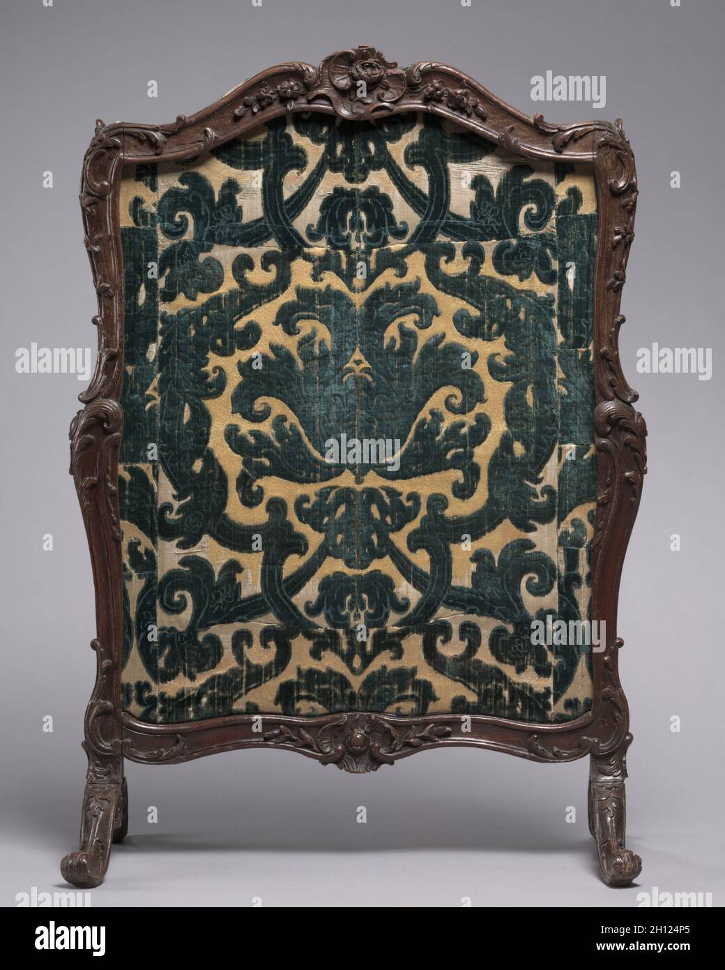 Brand, C. 1750. Frankreich, 18. Holz und samt Panel; gesamt: 109,9 x 77,5 x 38,8 cm (43 1/4 x 30 1/2 x 15 1/4 in.). Stockfoto