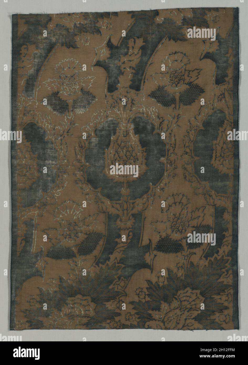 Reproduktion eines Florentiner Samt, c. 1937. Mariano Fortuny y Madrazo (Spanisch, 1871-1949). Baumwolle, bedruckt; insgesamt 97.2 x 69.2 cm (38 1/4 x 27 1/4 Zoll). Stockfoto