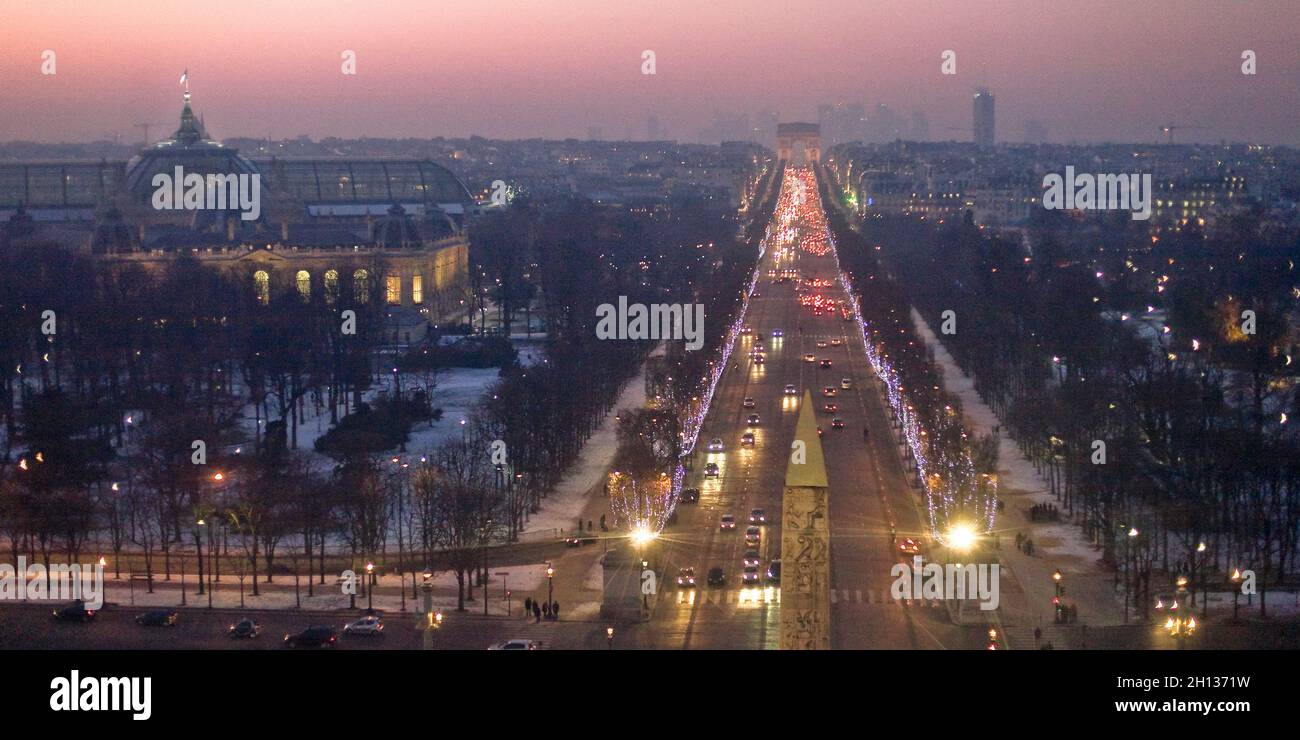 FRANKREICH. PARIS (75) LUFTAUFNAHME DES WESTLICHEN TEILS DER STADT. PLACE DE LA CONCORDE UND CHAMPS ELYSEES Stockfoto