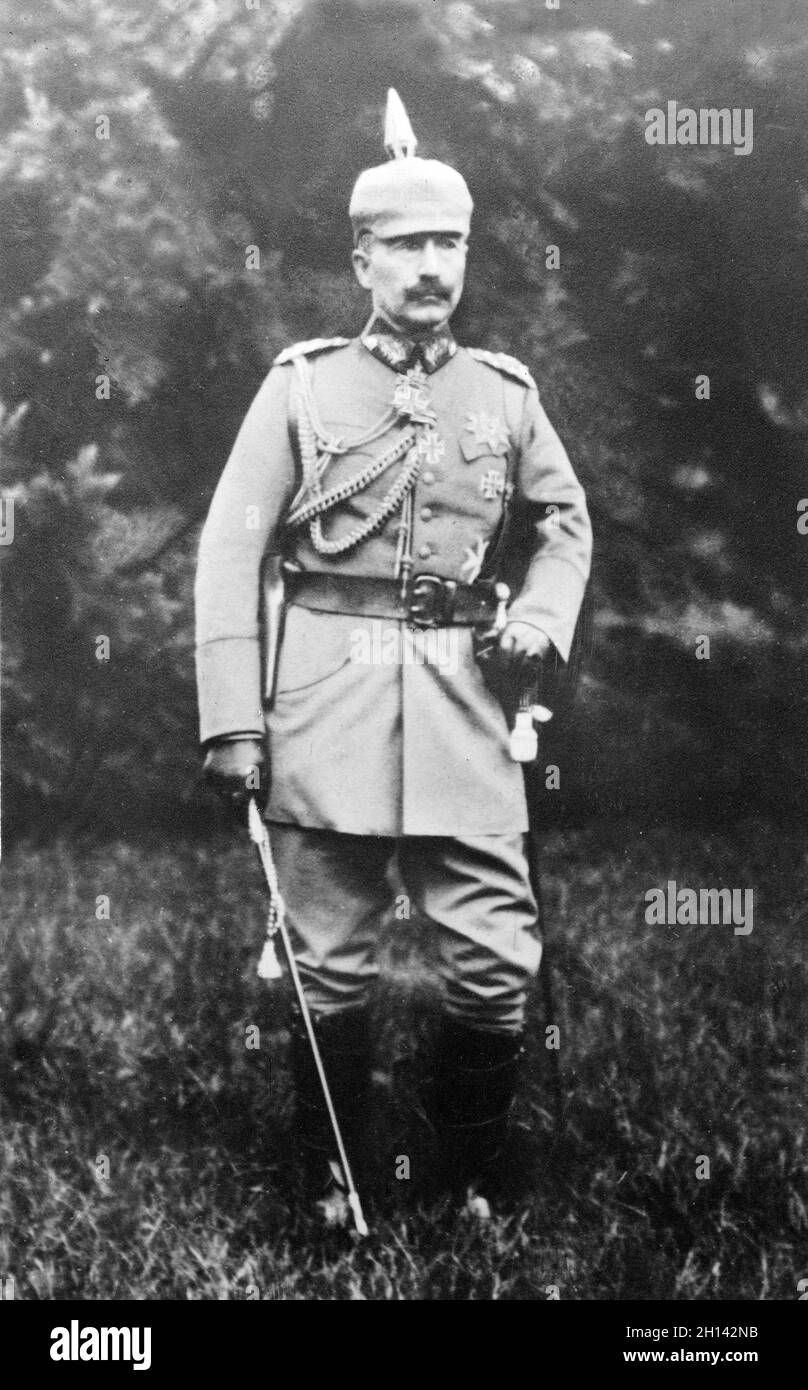 Ein Vintage-Foto des deutschen Kaiser Wilhelm II. In deutscher Militäruniform um 1915 Stockfoto