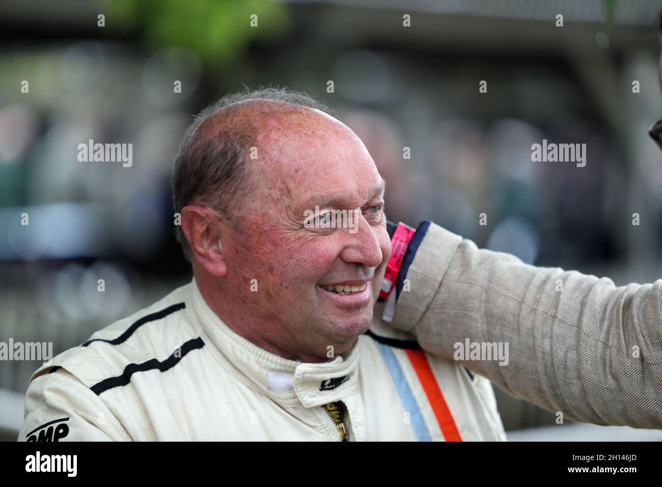 Goodwood, West Sussex, Großbritannien. Oktober 2021. Jochen Mass ehemaliger F1-Fahrer beim 78. Member’s Meeting in Goodwood, West Sussex, Großbritannien. © Malcolm Greig/Alamy Live News Stockfoto