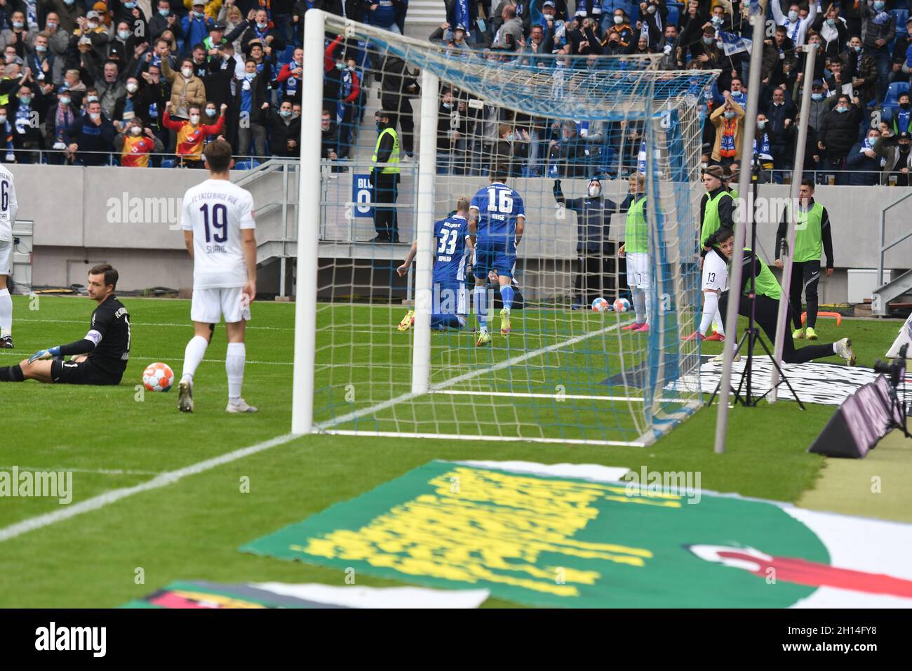 KSC-Match gegen Erzgebirge Aue, zweite Liga, Fußball, Karlsruher SC, Erzgebirge Aue, Karlsruhe 16. Oktober 2021 zweite Liga Stockfoto