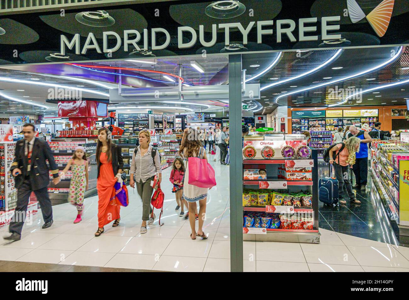 Madrid Spanien, MAD, Adolfo Suárez Flughafen Madrid-Barajas zollfrei, Shopping Shopper Shop Marktplatz Shop Business Eingang, Display Verkauf Produkte Stockfoto