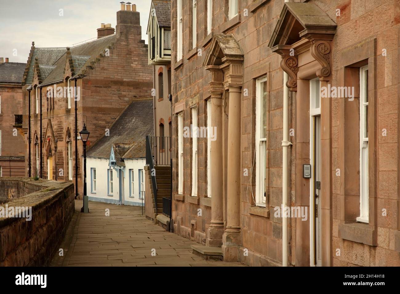 Traditionelle Steinhäuser, Quay Walls, Berwick on Tweed, Northumberland, Großbritannien. Stockfoto