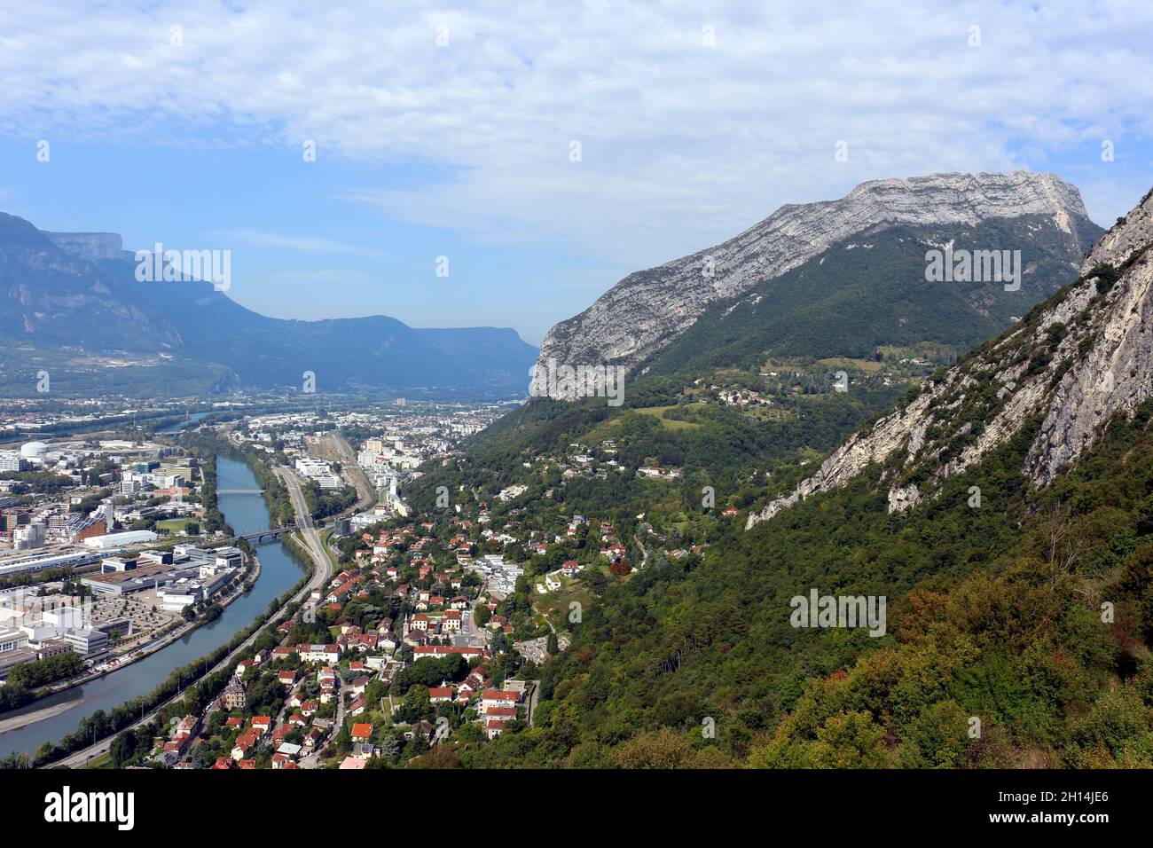 Der Blick auf die Alpen von der Spitze von Grenoble Stockfoto