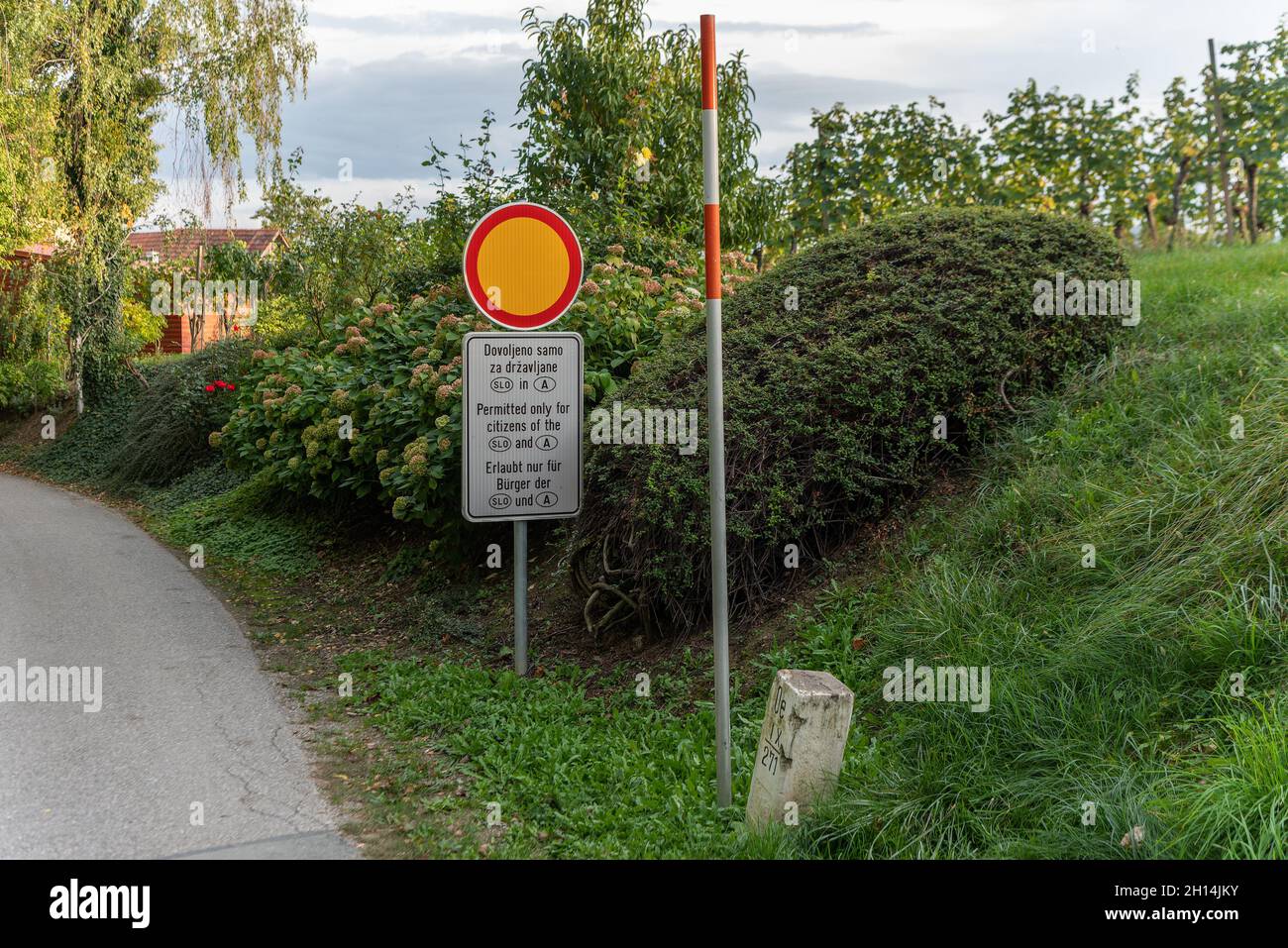 Grenze zwischen Österreich und Slowenien Stockfoto