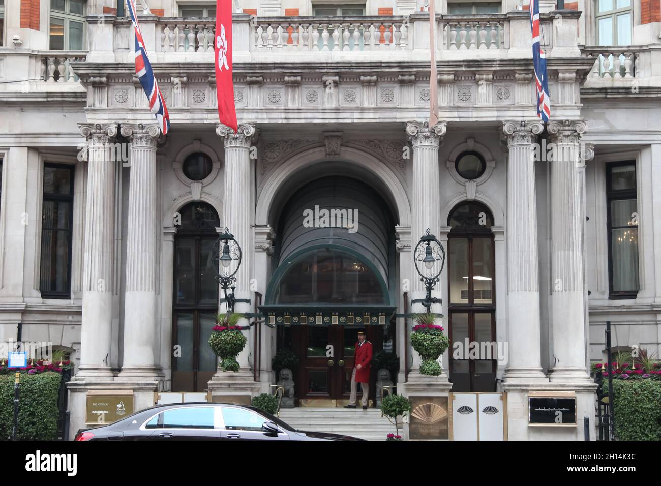 Eintritt zum Mandarin Oriental Hotel in Knightsbridge, London, England, Oktober 2021 Stockfoto