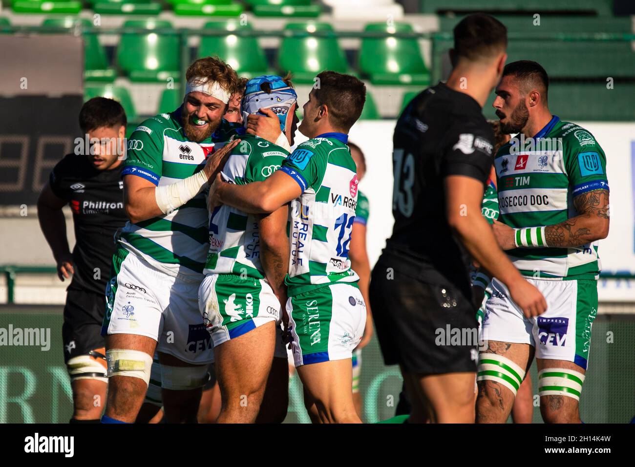 Monigo Stadium, Treviso, Italien, 16. Oktober 2021, Benetton Treviso jubelte während des Benetton Rugby vs. Ospreys - United Rugby Championship match Credit: Live Media Publishing Group/Alamy Live News Stockfoto