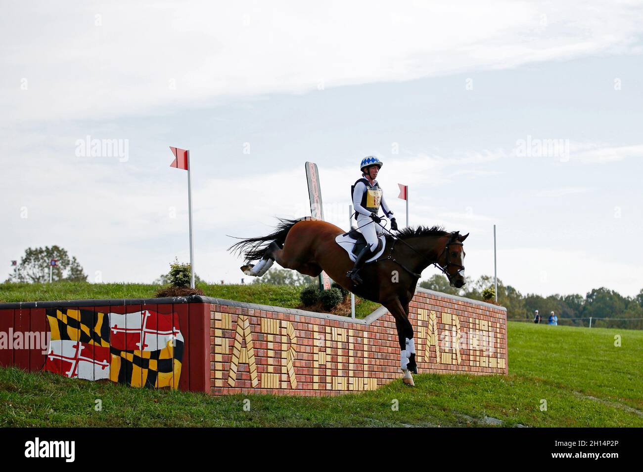 Fair Hill, MD, USA. Oktober 2021. 16. Oktober 2021: Katherine Brown (USA) an Bord von Carnaby tritt am 16. Oktober 2021 beim Cross Country Test auf dem Niveau 3* während des Maryland Five-Star in der Fair Hill Special Event Zone in Fair Hill, Maryland, an. Jon Durr/Eclipse Sportswire/CSM/Alamy Live News Stockfoto