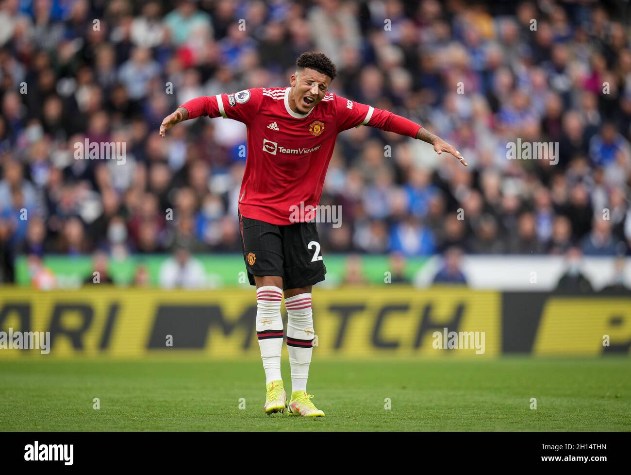 Leicester, Großbritannien. Oktober 2021. Jadon Sancho von man Utd zeigt seine Frustration während des Premier League-Spiels zwischen Leicester City und Manchester United am 16. Oktober 2021 im King Power Stadium, Leicester, England. Foto von Andy Rowland. Quelle: Prime Media Images/Alamy Live News Stockfoto