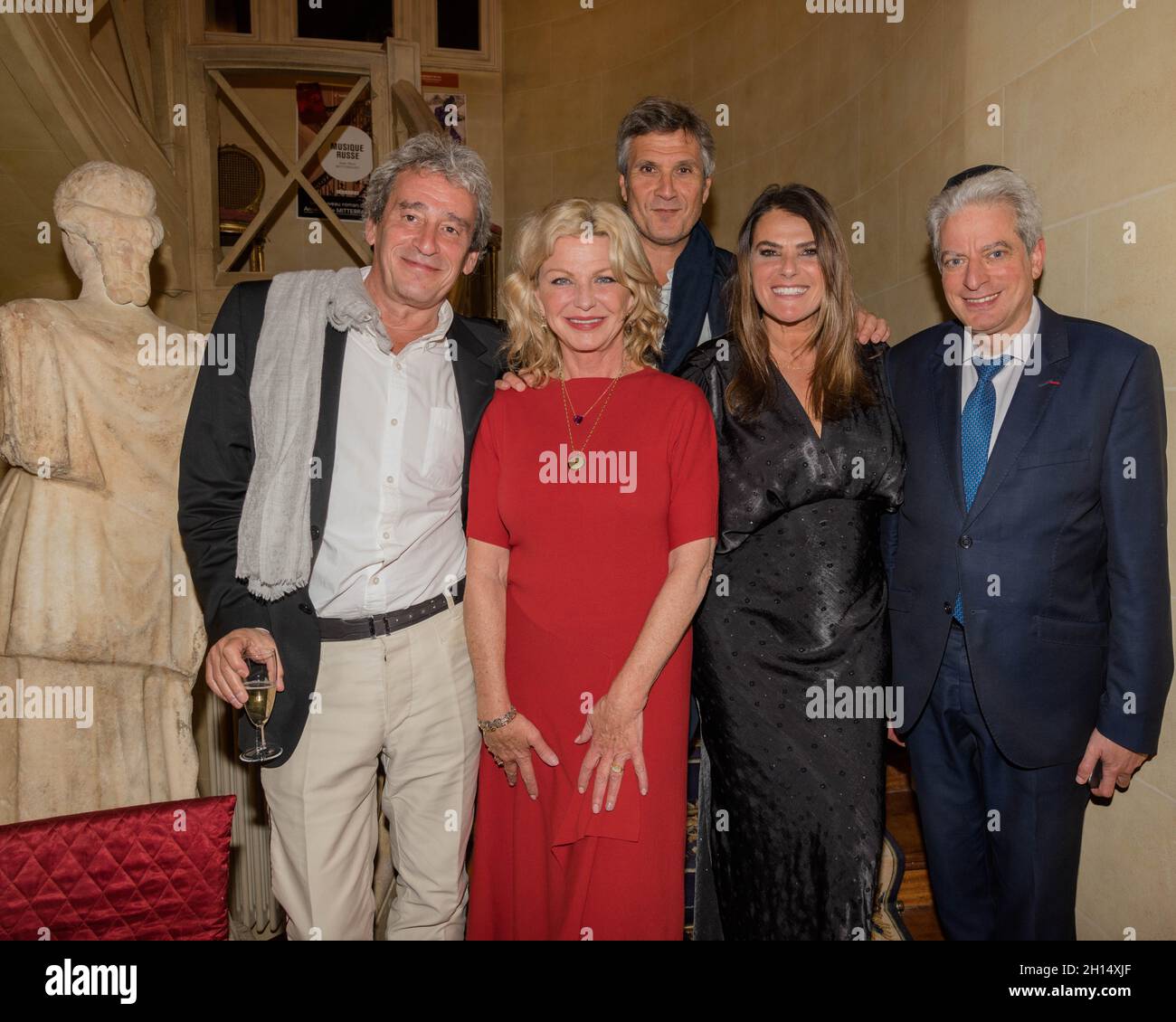 Paris : à l'occasion d'une soirée privée et rencontre dédicace avec Valérie Perez-Ennouchi, son livre ' Destins de femmes ' Prix Edgar Faure 2021 ). Stockfoto