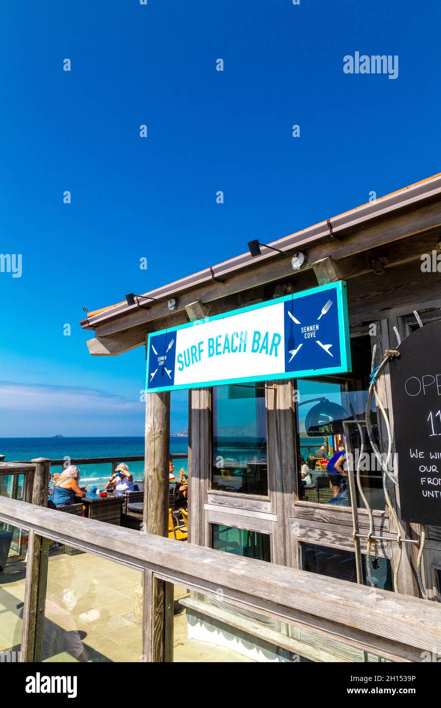 Außenansicht der Surf Beach Bar, Sennen Cove, Penwith Peninsula, Cornwall, Großbritannien Stockfoto