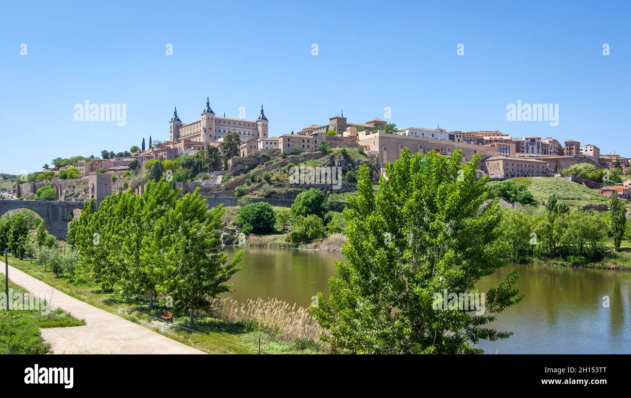 Panoramablick auf die Stadt Toledo und den Fluss Tejo, Spanien Stockfoto