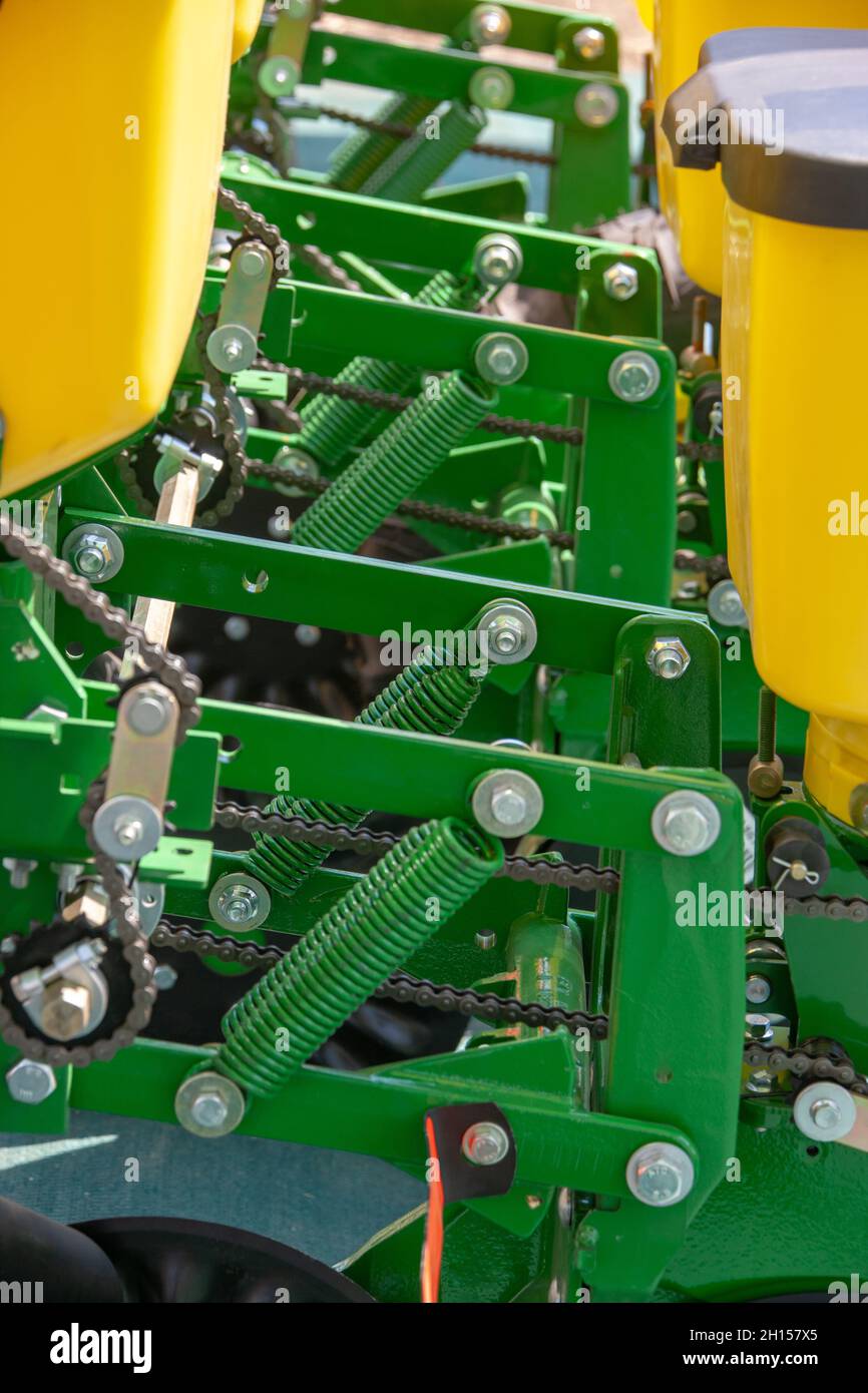 Nahaufnahme der inneren Bauteile der landwirtschaftlichen Maschinen. Stockfoto