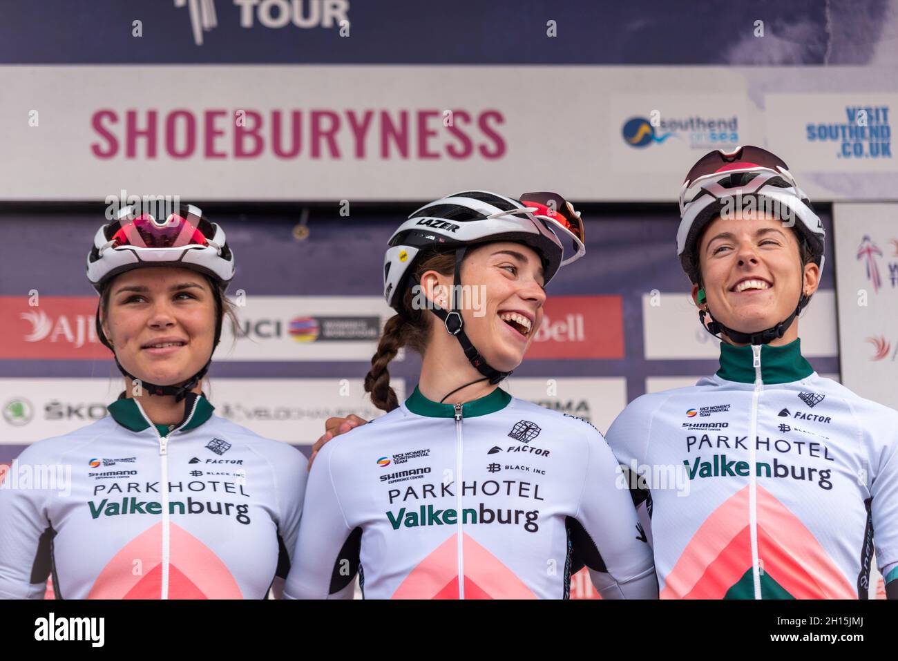 Amber van der Hulst, Pien Limpens, Femke Gerritse Vorbereitung auf das Rennen der vierten Etappe der AJ Bell Women's Tour, beginnend bei Shoeburyness, Essex Stockfoto