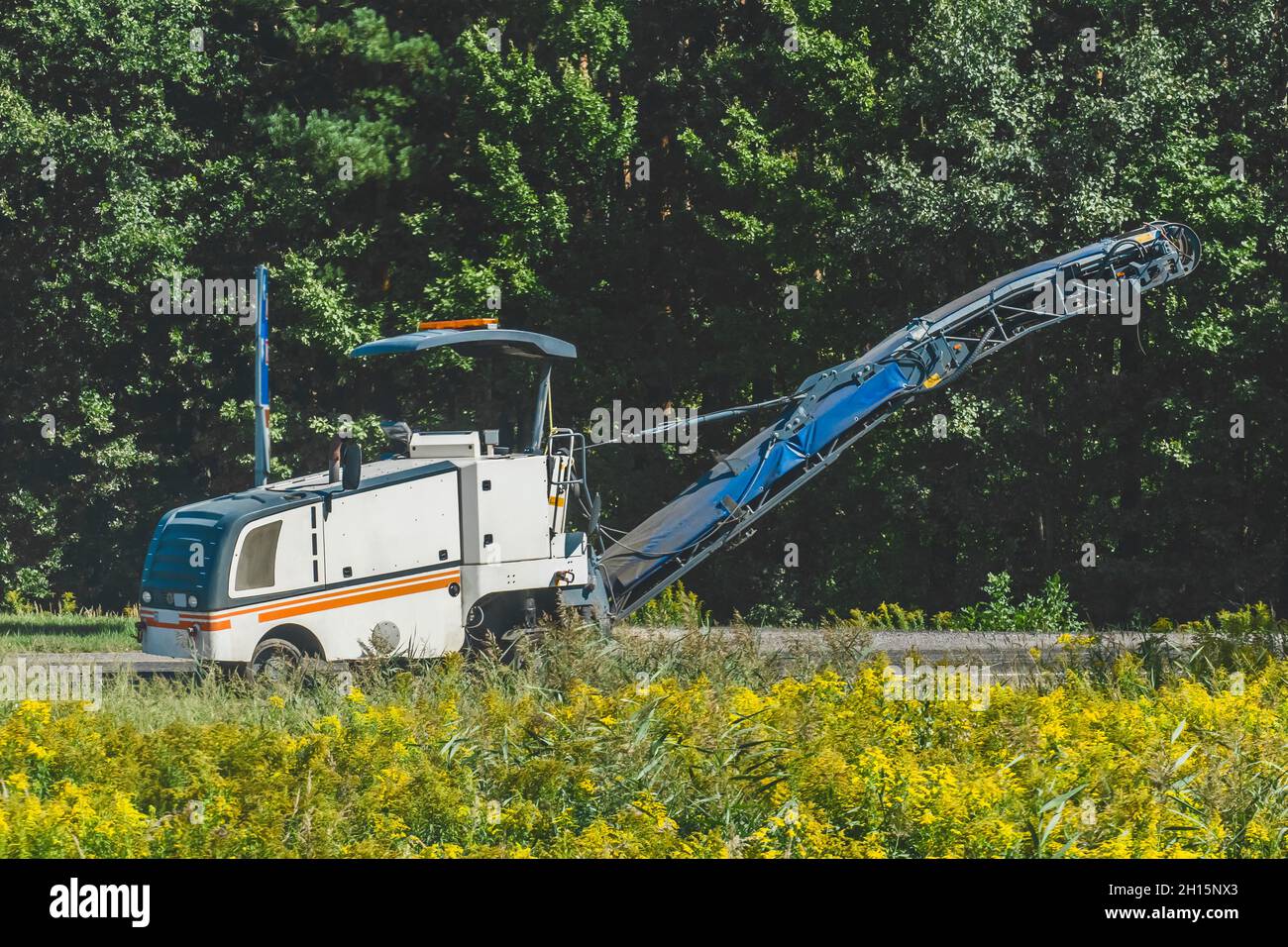 Straßenfräsen Industriemaschinen und Ausrüstung für Asphalt und Straßenbau oder Reparatur. Stockfoto